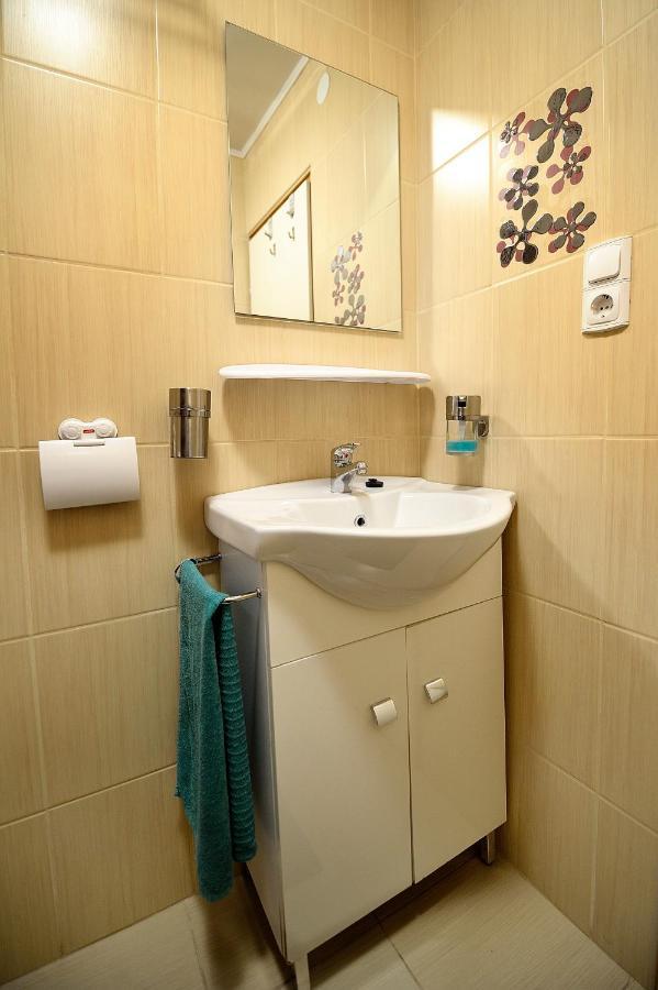 דירות בלטונללה Luca Apartman מראה חיצוני תמונה